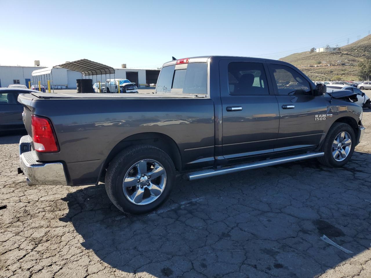 2017 RAM 1500 VIN 1C6RR6TT4HS776063 Copart auction photo, front end / side damage thumbnail 3