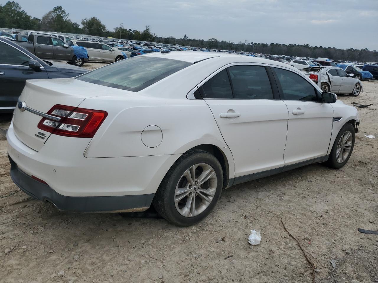 2015 Ford Taurus VIN 1FAHP2E83FG161005 Copart auction photo, front end damage thumbnail 3