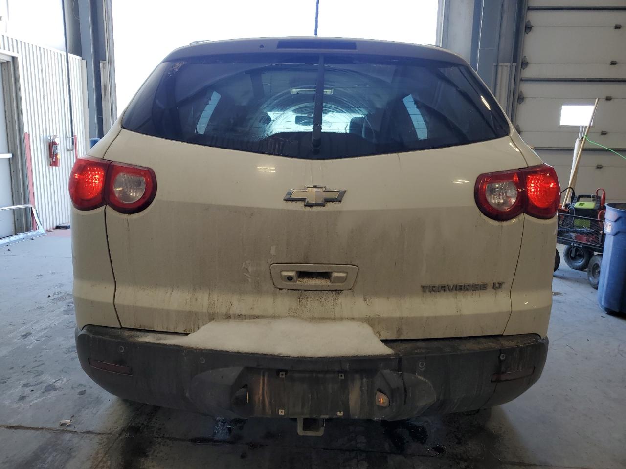 2011 Chevrolet Traverse VIN 1GNKRJED8BJ365661 Copart auction photo, front end damage thumbnail 6