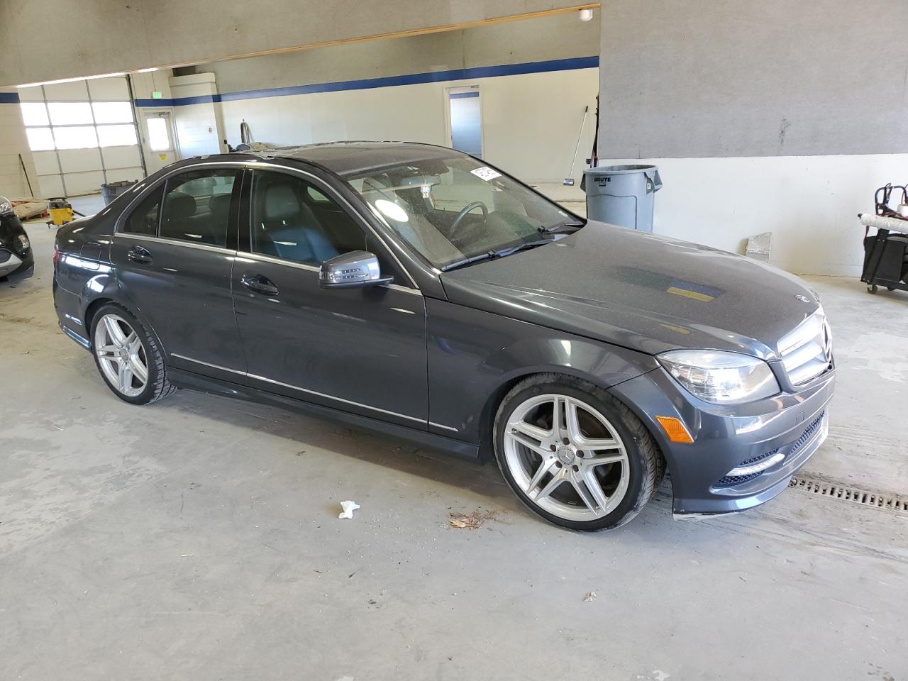 2011 Mercedes-Benz C-klasse VIN WDDGF8BB1BR163142 Copart auction photo, top/roof damage thumbnail 4
