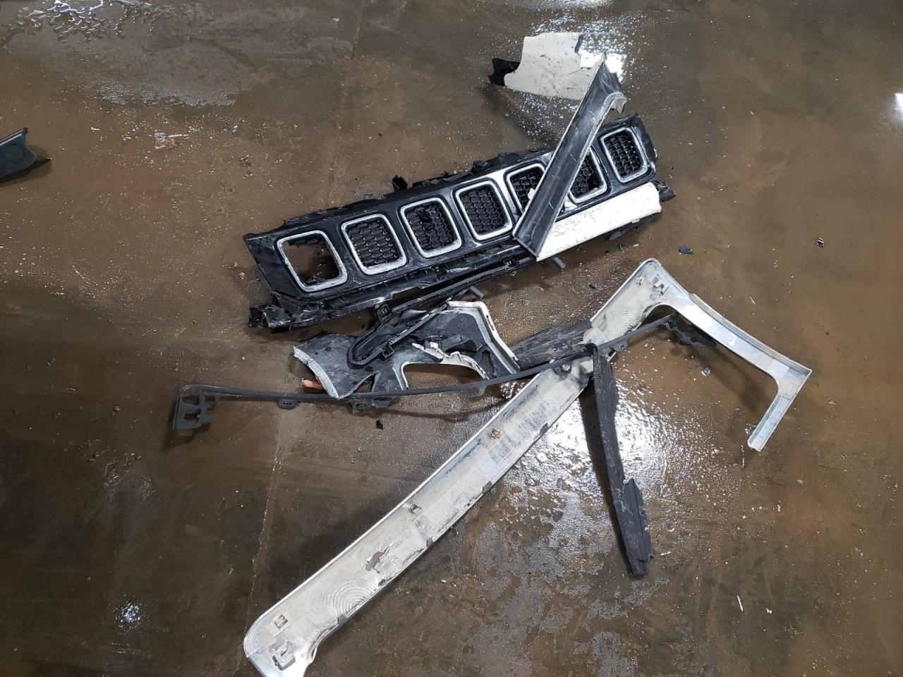 2019 Jeep Compass VIN 3C4NJDCB7KT801005 Copart auction photo, front end damage thumbnail 12