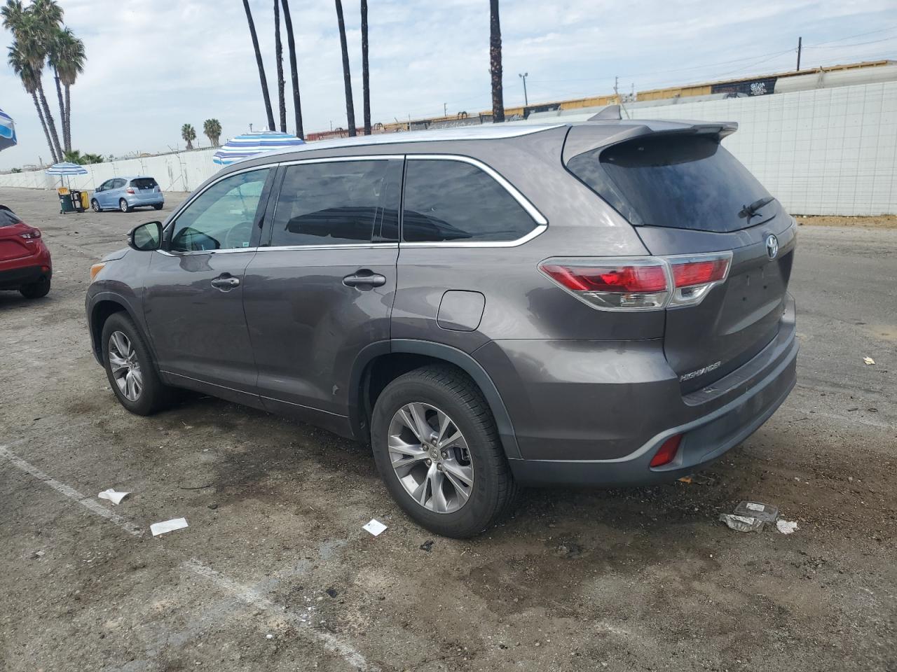 2015 Toyota Highlander VIN 5TDKKRFH1FS104636 Copart auction photo, side damage thumbnail 2