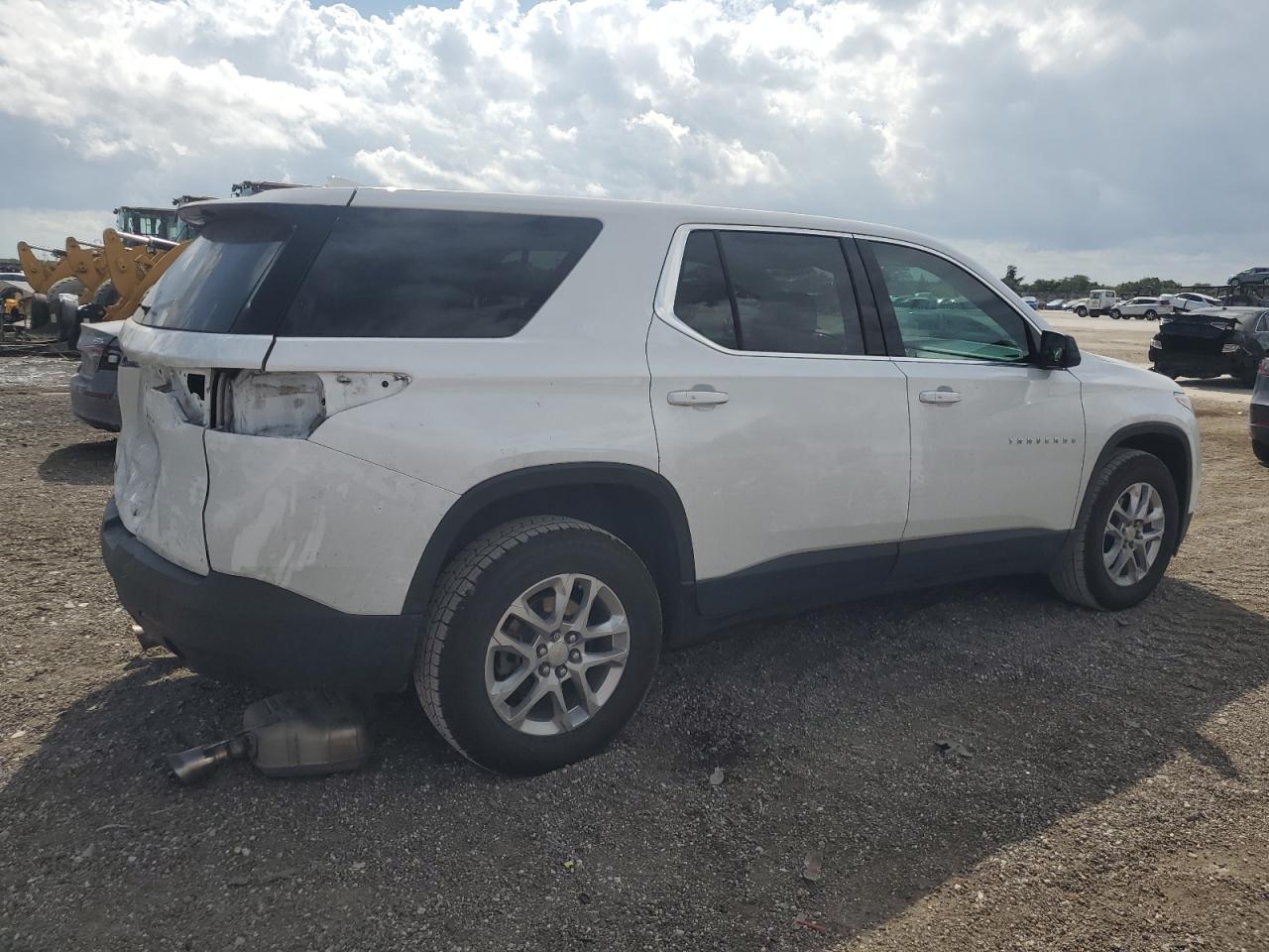 2021 Chevrolet Traverse VIN 1GNERFKW1MJ191452 Copart auction photo, rear end / undercarriage damage thumbnail 3