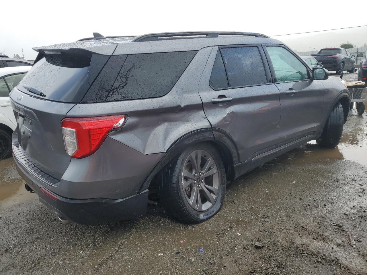 2021 Ford Explorer VIN 1FMSK7DH1MGA63211 Copart auction photo, rear end / undercarriage damage thumbnail 3