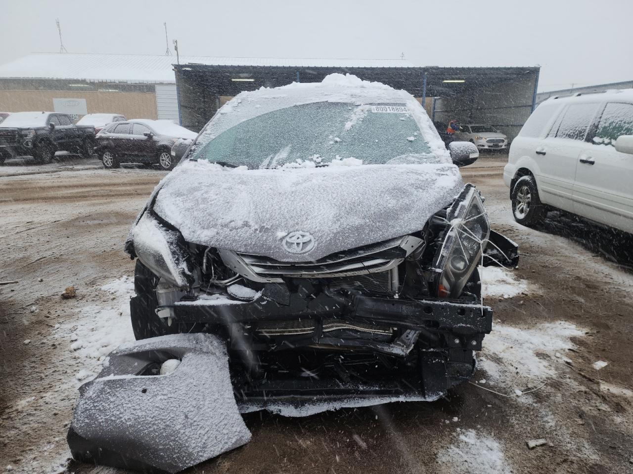 2017 Toyota Sienna VIN 5TDDZ3DC9HS171786 Copart auction photo, front end damage thumbnail 5