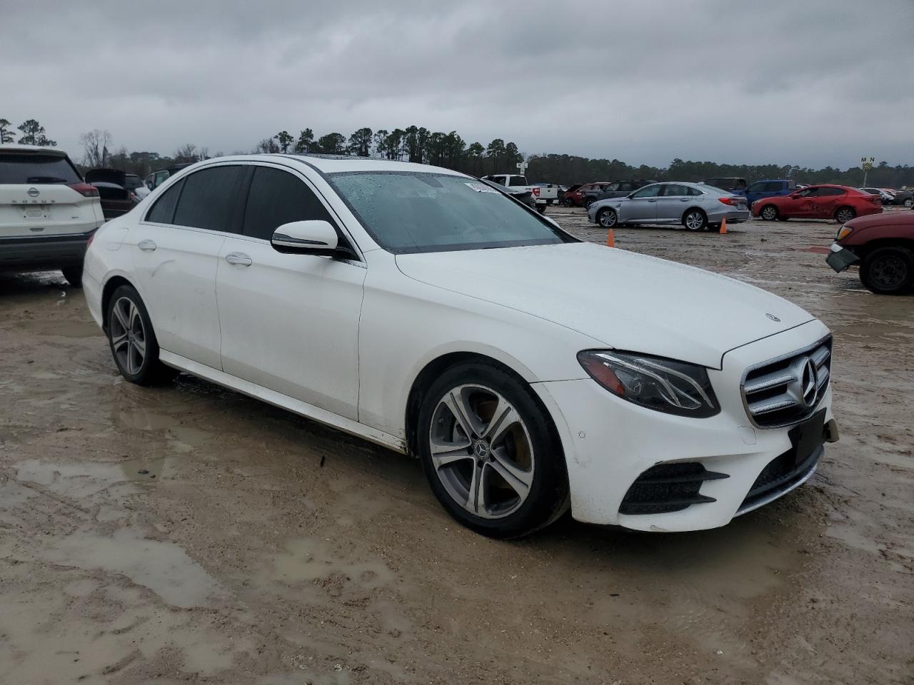 2018 Mercedes-Benz E-klasse VIN WDDZF4JB0JA438130 Copart auction photo, rear end / side damage thumbnail 4