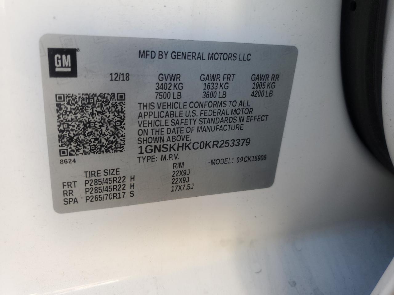 2019 Chevrolet Suburban VIN 1GNSKHKC0KR253379 Copart auction photo, front end / side damage thumbnail 14