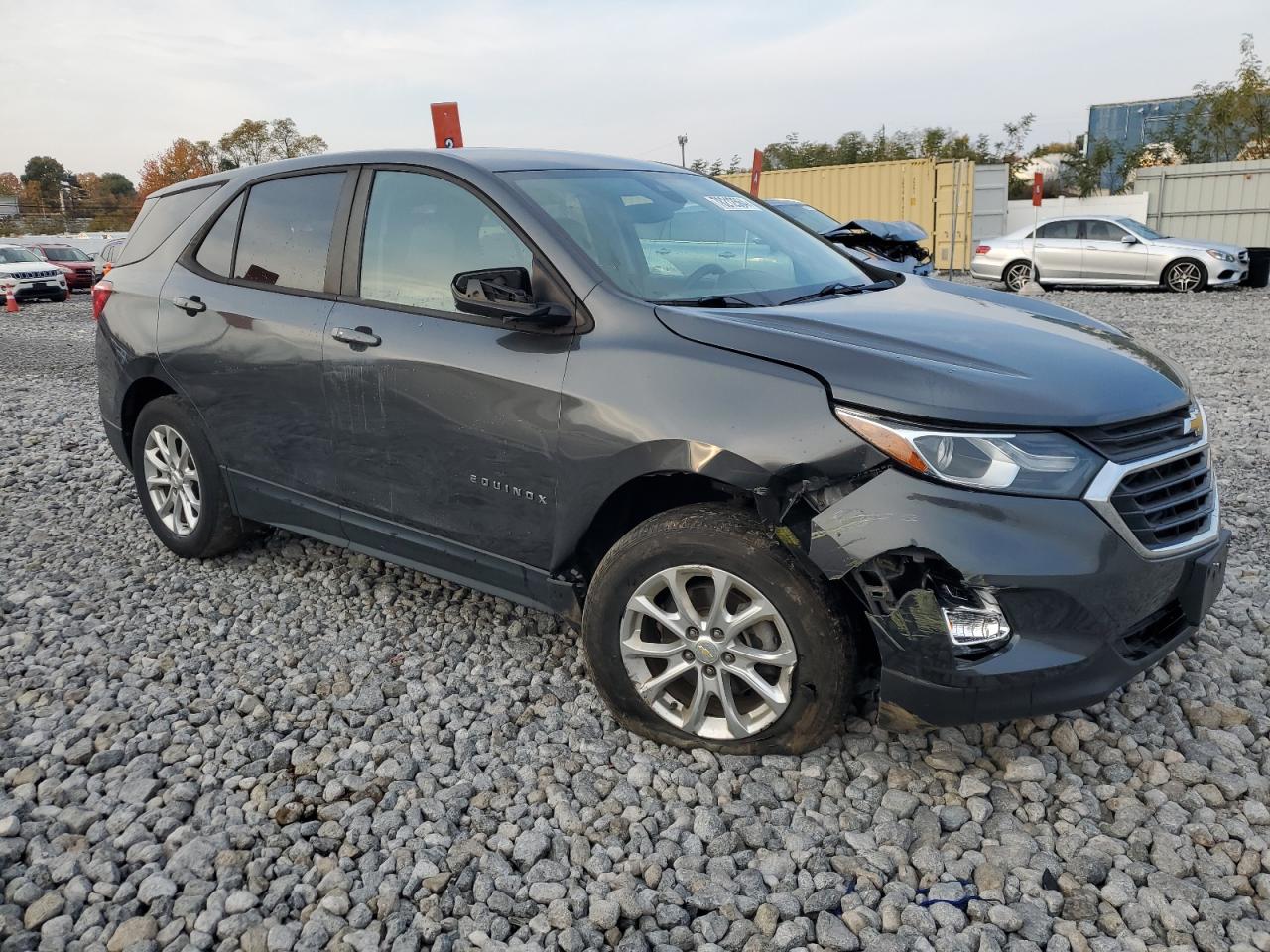 2020 Chevrolet Equinox VIN 2GNAXHEV0L6120399 Copart auction photo, front end / side damage thumbnail 4