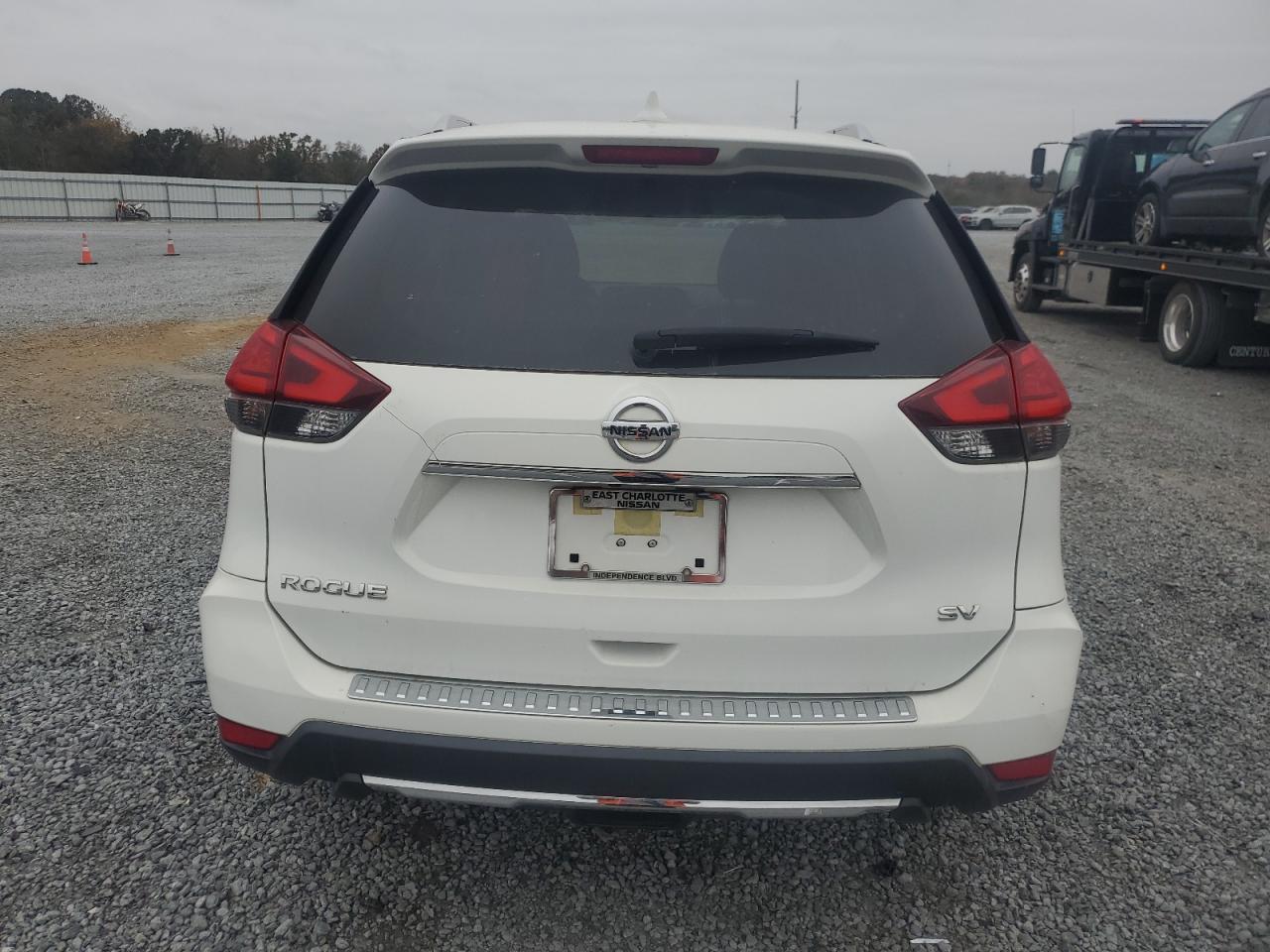 2017 Nissan Rogue VIN JN8AT2MT0HW144463 Copart auction photo, front end / minor dent/scratches damage thumbnail 6
