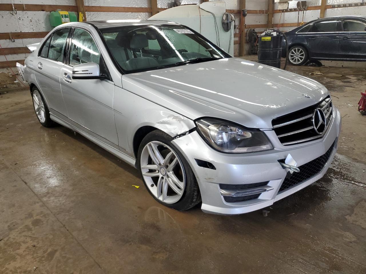 2014 Mercedes-Benz C-klasse VIN WDDGF4HB9EA949094 Copart auction photo, rear end / front end damage thumbnail 4