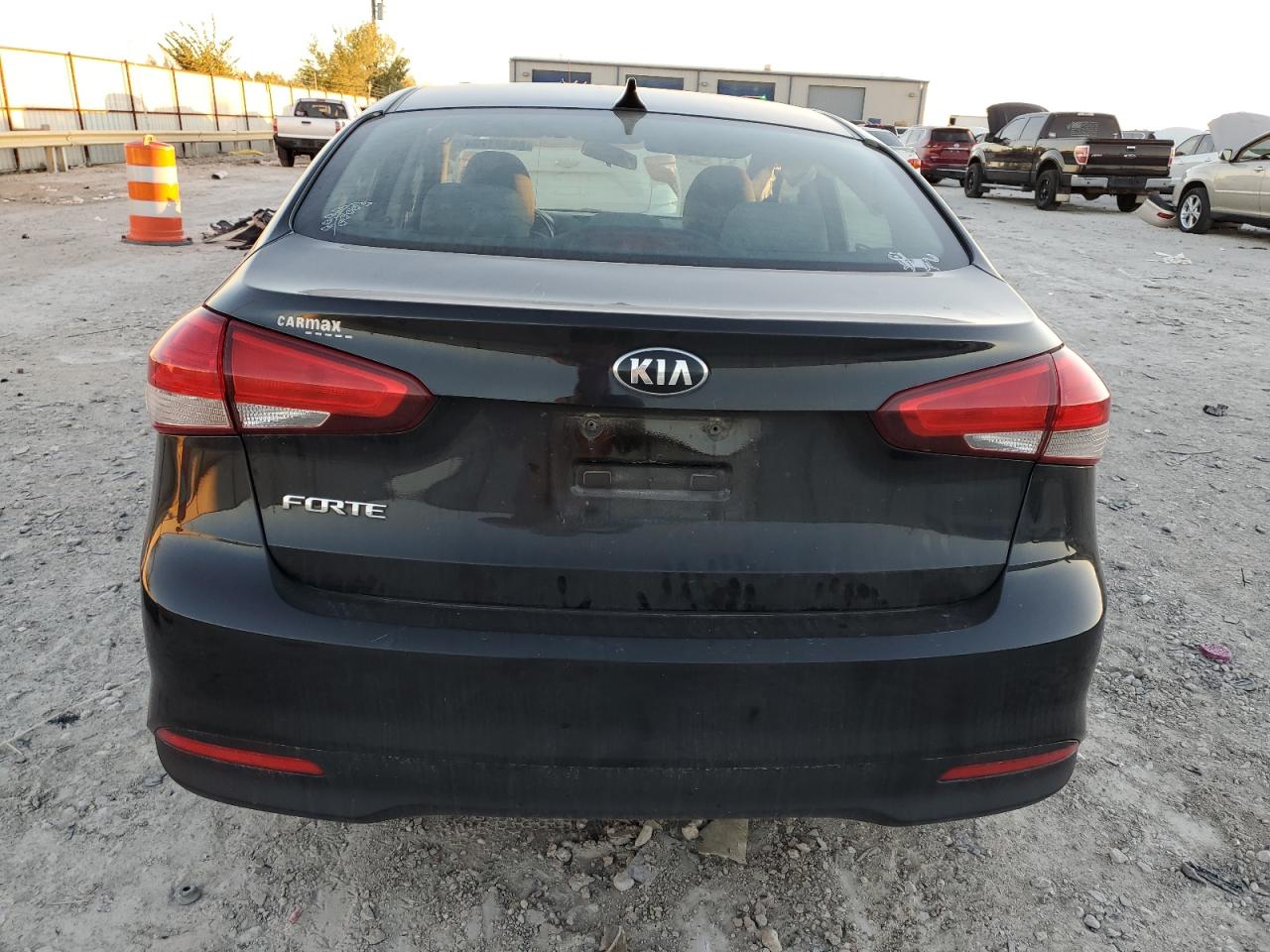 2017 KIA Forte VIN 3KPFK4A77HE082755 Copart auction photo, front end damage thumbnail 6