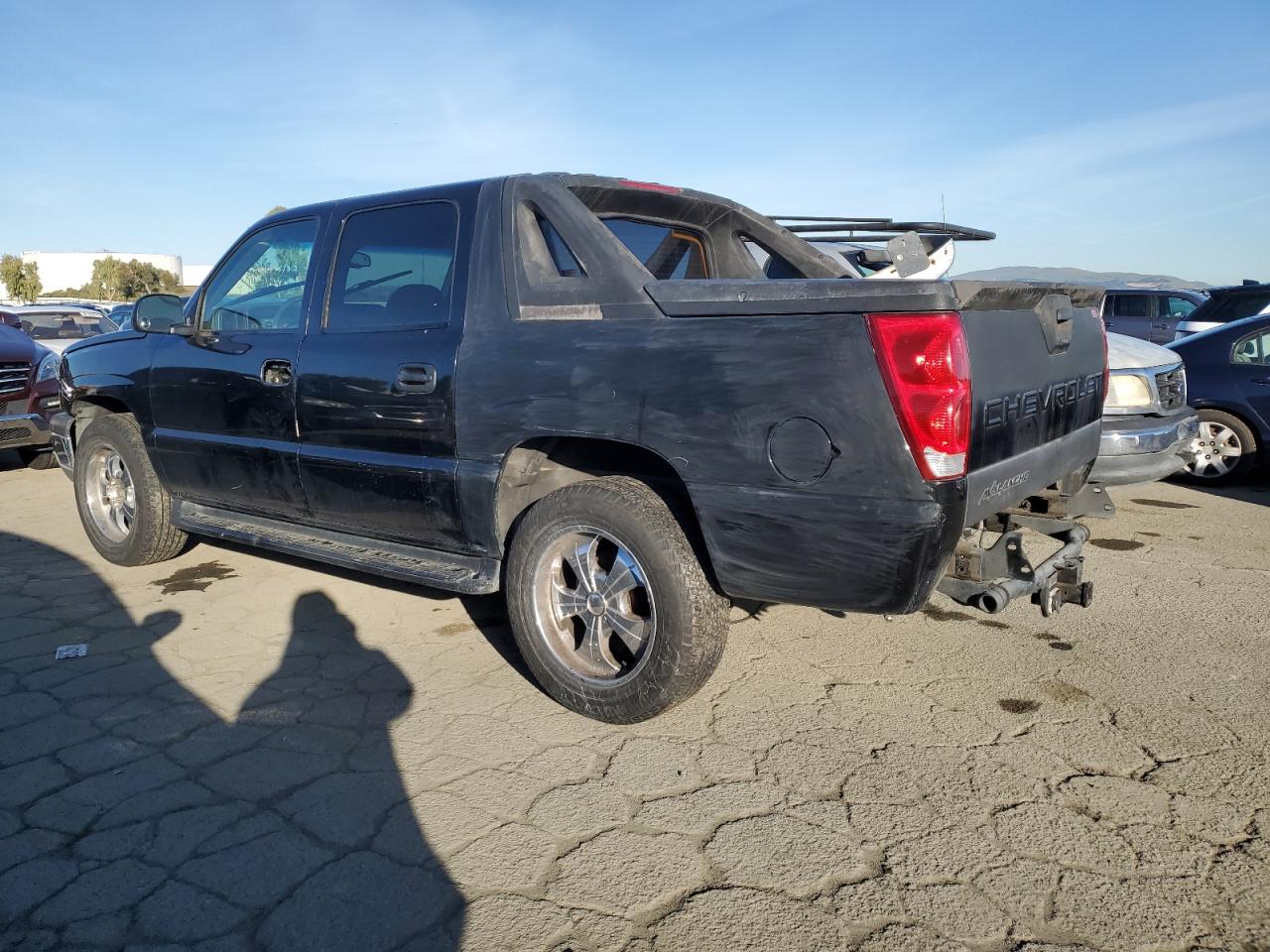 2004 Chevrolet Avalanche VIN 3GNEC12T54G106236 Copart auction photo, rear end damage thumbnail 2