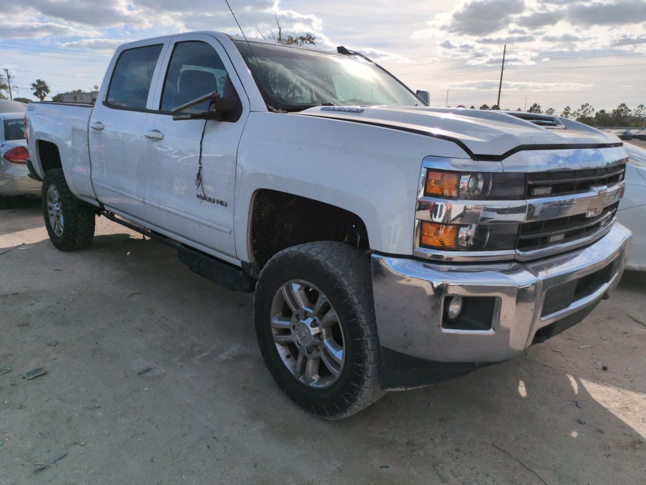 2018 Chevrolet Silverado VIN 1GC1KVEY0JF250220 Copart auction photo, front end / top/roof damage thumbnail 4