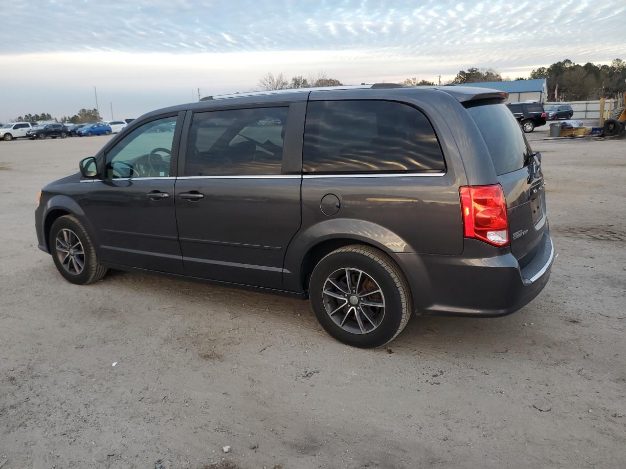2017 Dodge Caravan VIN 2C4RDGCG9HR726910 Copart auction photo, front end / side damage thumbnail 2