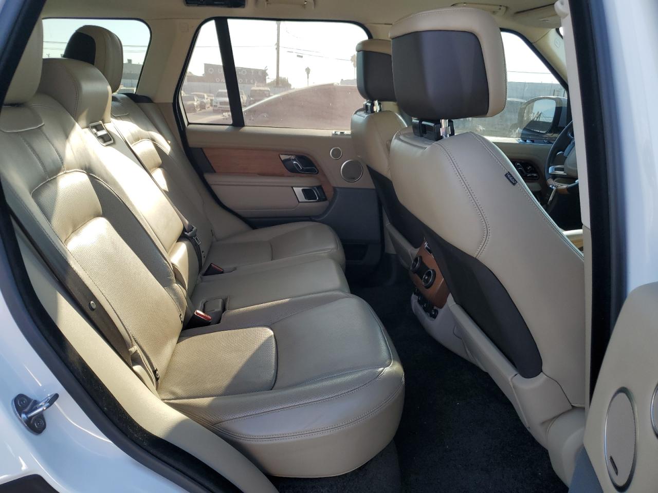 2018 Land Rover Range Rover VIN SALGS2RE7JA386858 Copart auction photo, front end damage thumbnail 11