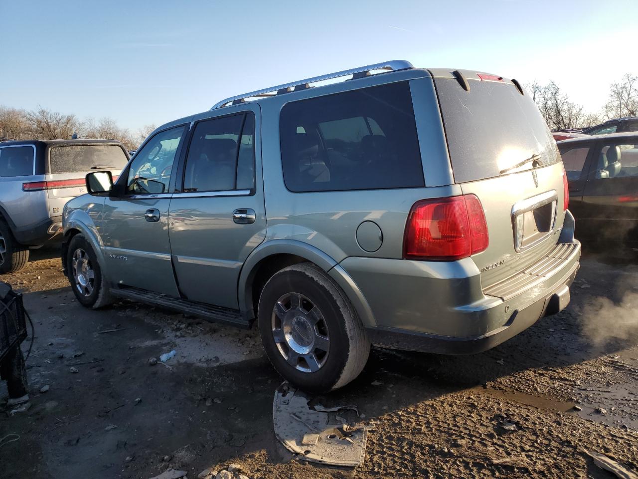 2006 Lincoln Navigator VIN 5LMFU28586LJ09722 Copart auction photo, front end damage thumbnail 2