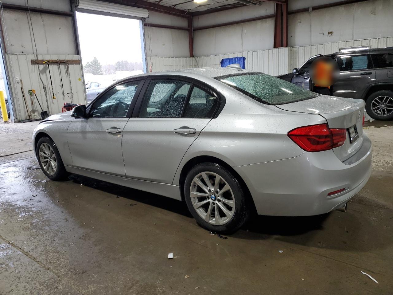 2016 BMW 3er VIN WBA8E1G59GNT37675 Copart auction photo, front end damage thumbnail 2