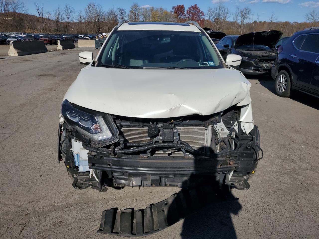 2017 Nissan Rogue VIN 5N1AT2MV7HC847682 Copart auction photo, front end / rear end damage thumbnail 5