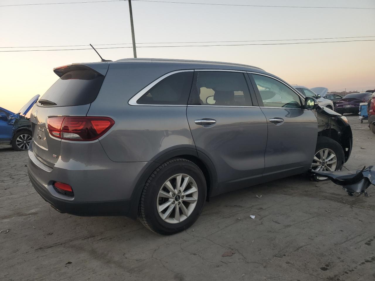 2020 KIA Sorento VIN 5XYPG4A36LG667082 Copart auction photo, front end damage thumbnail 3