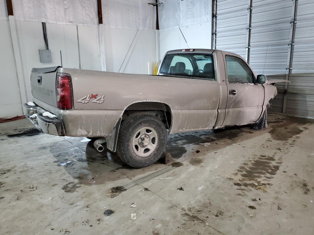 2003 Chevrolet Silverado VIN 1GCEK14X33Z106648 Copart auction photo, front end / undercarriage damage thumbnail 3