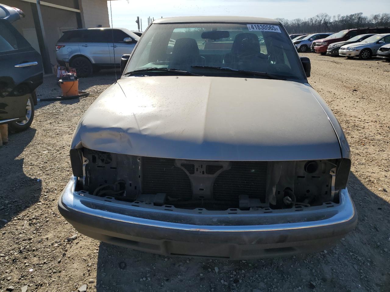 2001 Chevrolet S-10 Pickup VIN 1GCCS19W718139274 Copart auction photo, front end damage thumbnail 5