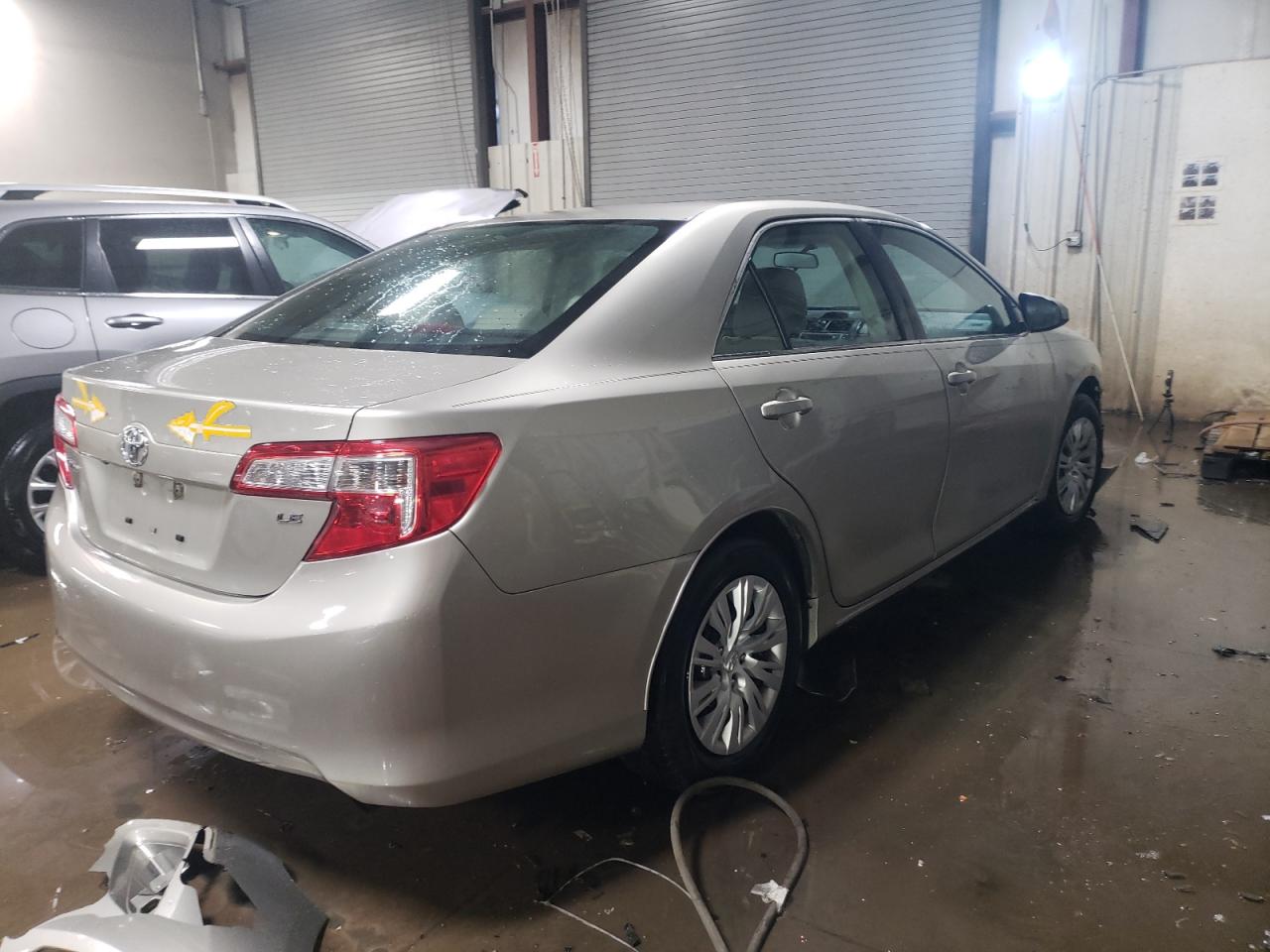 2014 Toyota Camry VIN 4T4BF1FK7ER395608 Copart auction photo, front end / minor dent/scratches damage thumbnail 3