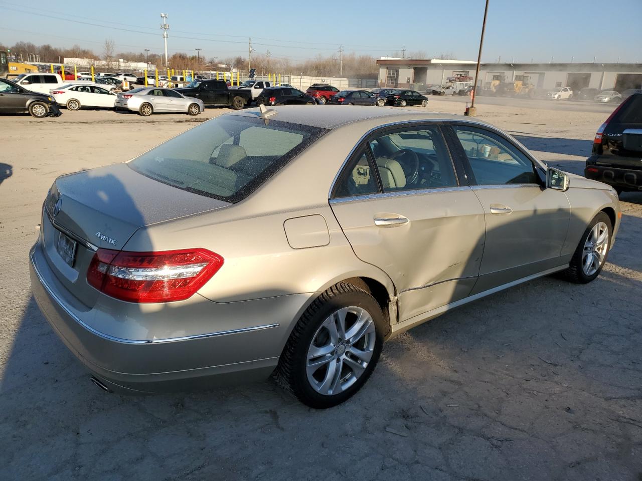2011 Mercedes-Benz E-klasse VIN WDDHF8HB3BA462724 Copart auction photo, side / minor dent/scratches damage thumbnail 3