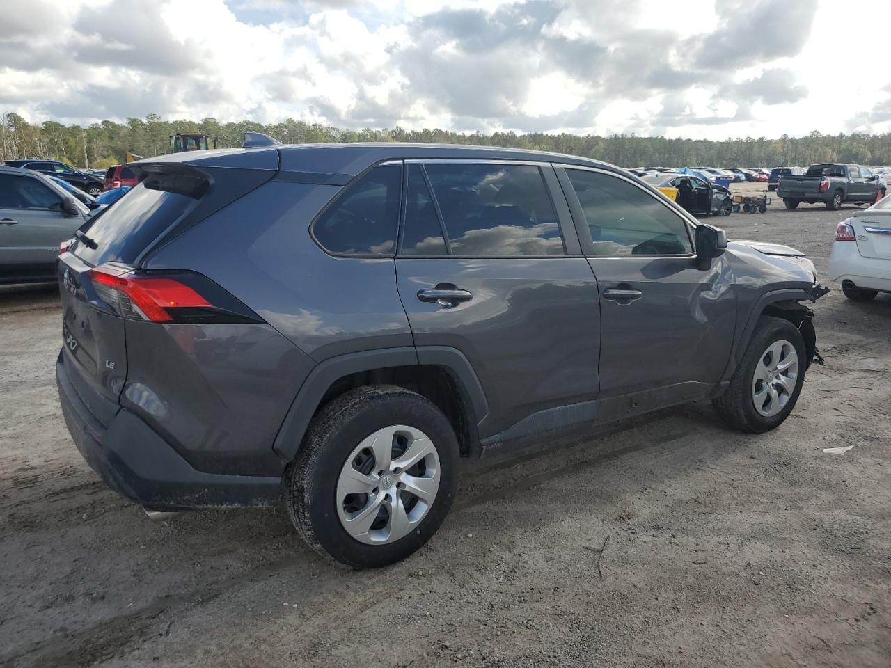 2022 Toyota RAV 4 VIN 2T3H1RFV4NW200423 Copart auction photo, front end / side damage thumbnail 3