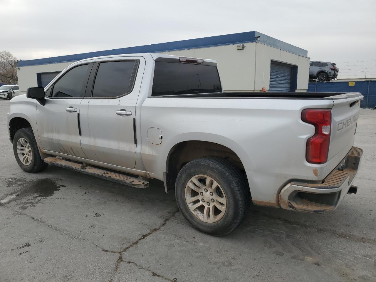 2021 Chevrolet Silverado VIN 3GCUYEED0MG416036 Copart auction photo, minor dent/scratches / replaced vin damage thumbnail 2
