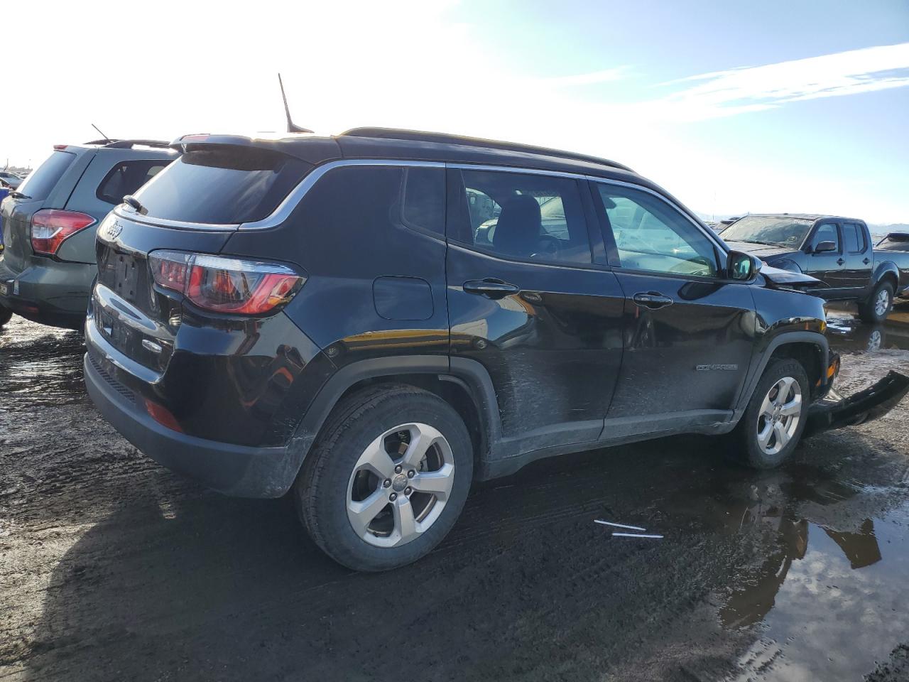 2018 Jeep Compass VIN 3C4NJDBB2JT139351 Copart auction photo, front end damage thumbnail 3