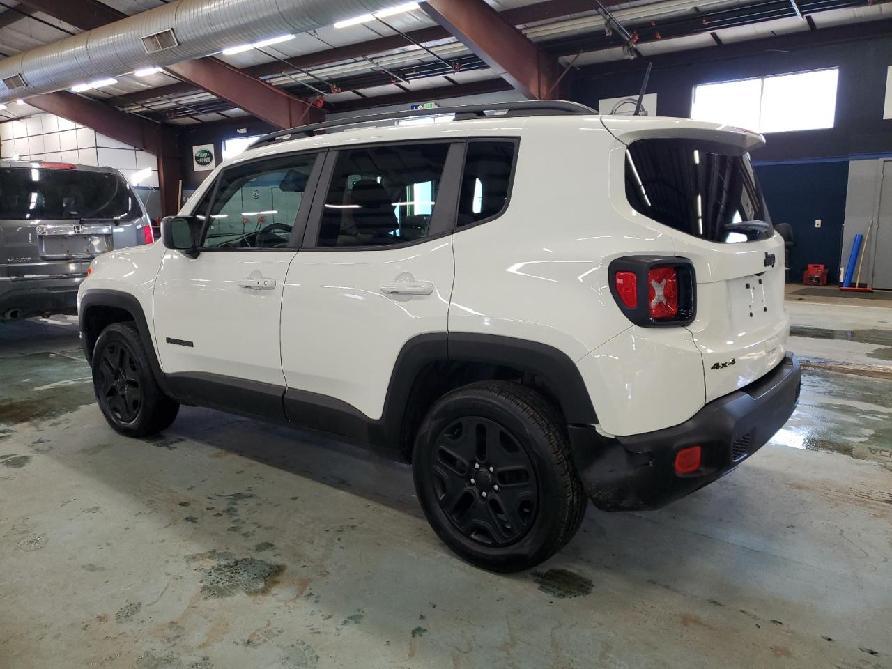 2018 Jeep Renegade VIN ZACCJBAB4JPJ17319 Copart auction photo, rear end / minor dent/scratches damage thumbnail 2