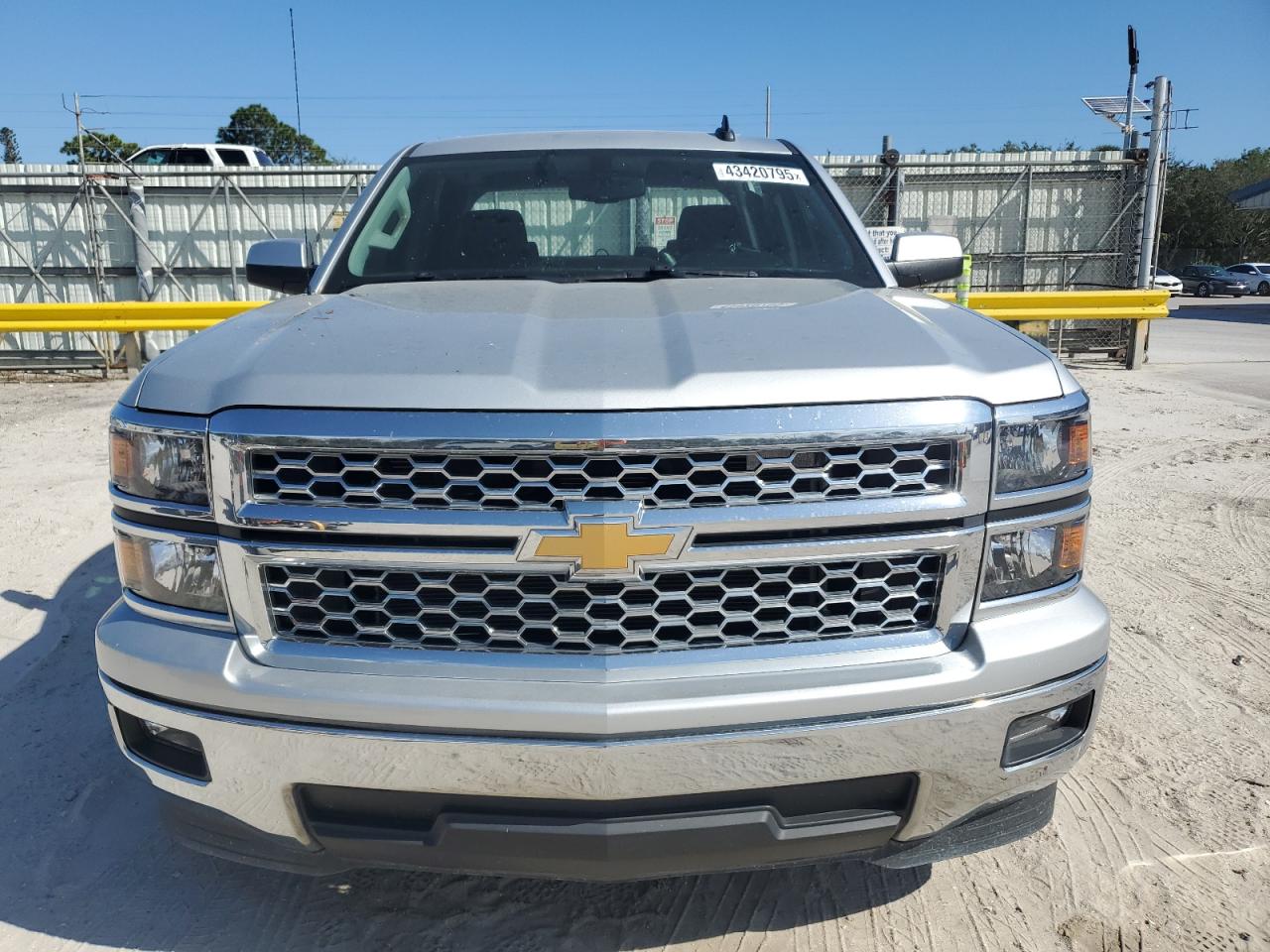 2015 Chevrolet Silverado VIN 3GCPCREC1FG422151 Copart auction photo, side damage thumbnail 5