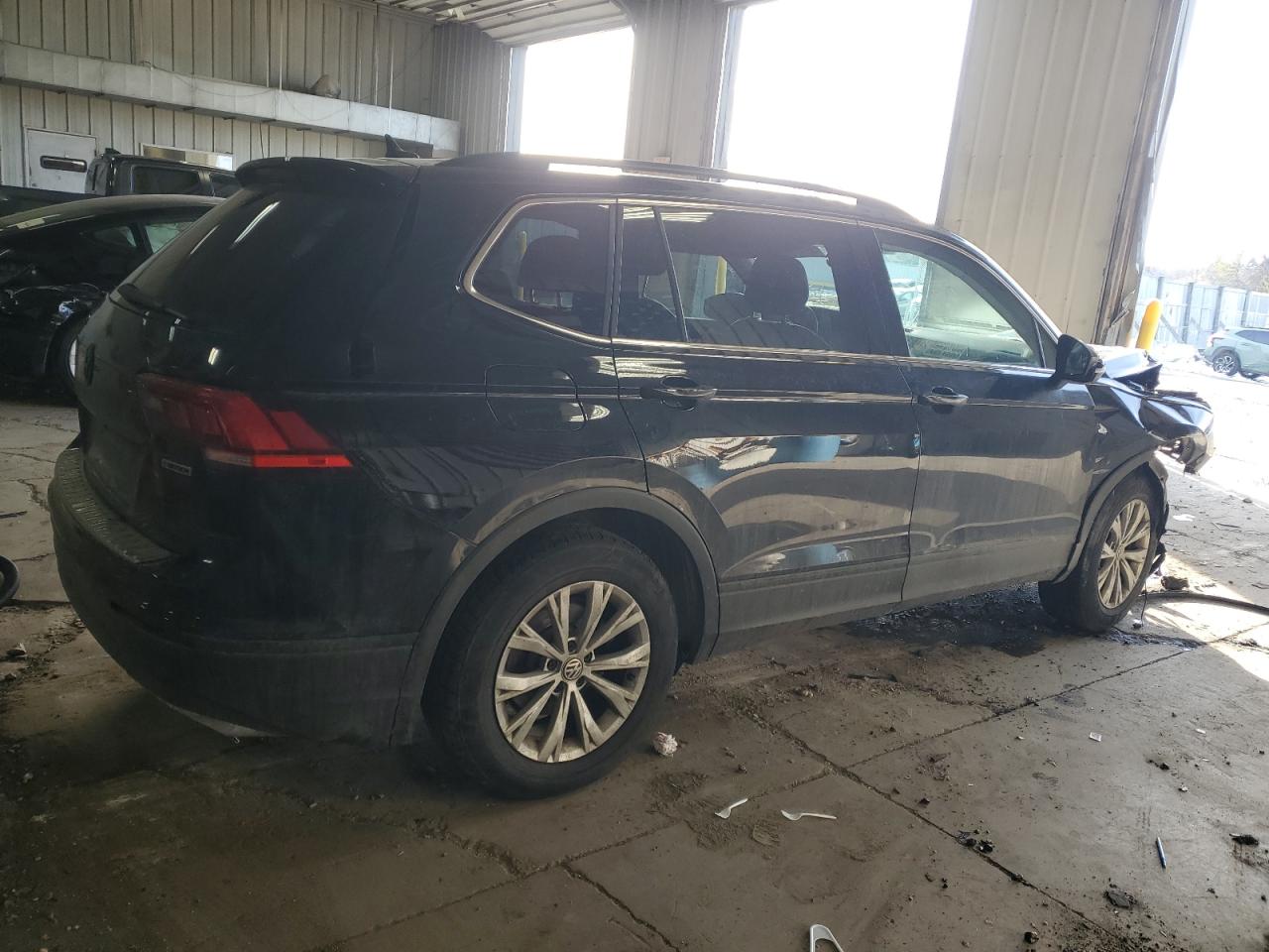 2019 Volkswagen Tiguan VIN 3VV2B7AX5KM045833 Copart auction photo, front end damage thumbnail 3