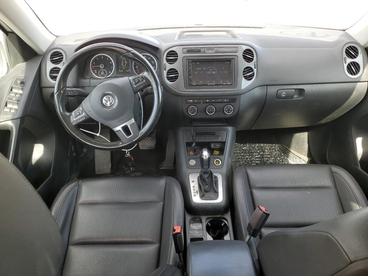 2017 Volkswagen Tiguan VIN WVGAV7AX1HK026998 Copart auction photo, all over damage thumbnail 8