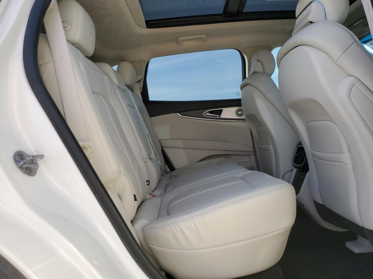 2020 Lincoln Nautilus VIN 2LMPJ9JP4LBL13955 Copart auction photo, front end / rear end damage thumbnail 11