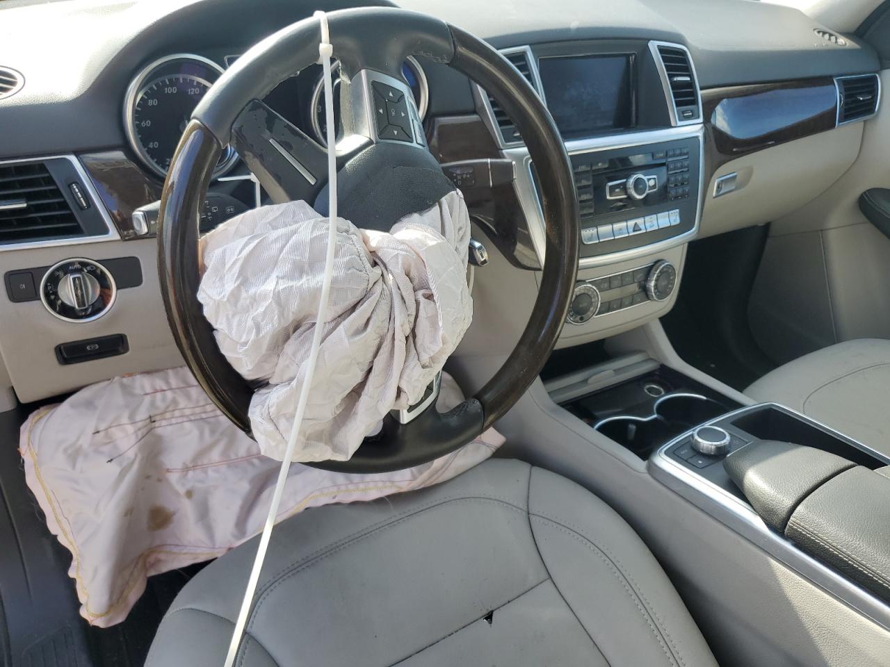 2012 Mercedes-Benz M-klasse VIN 4JGDA5HB7CA049966 Copart auction photo, front end damage thumbnail 8