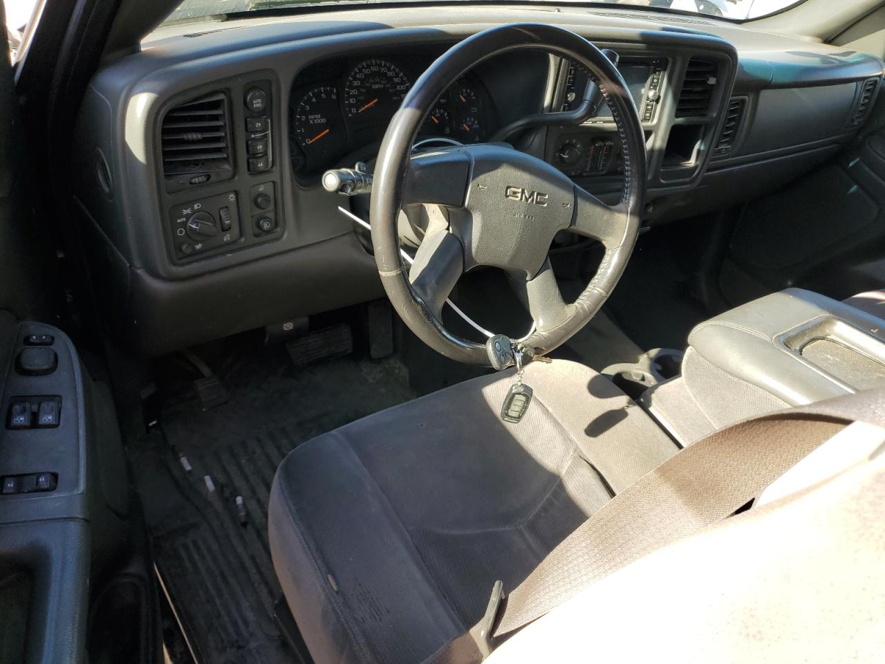 2005 GMC Sierra VIN 2GTEK19B251304954 Copart auction photo, burn - engine / minor dent/scratches damage thumbnail 8