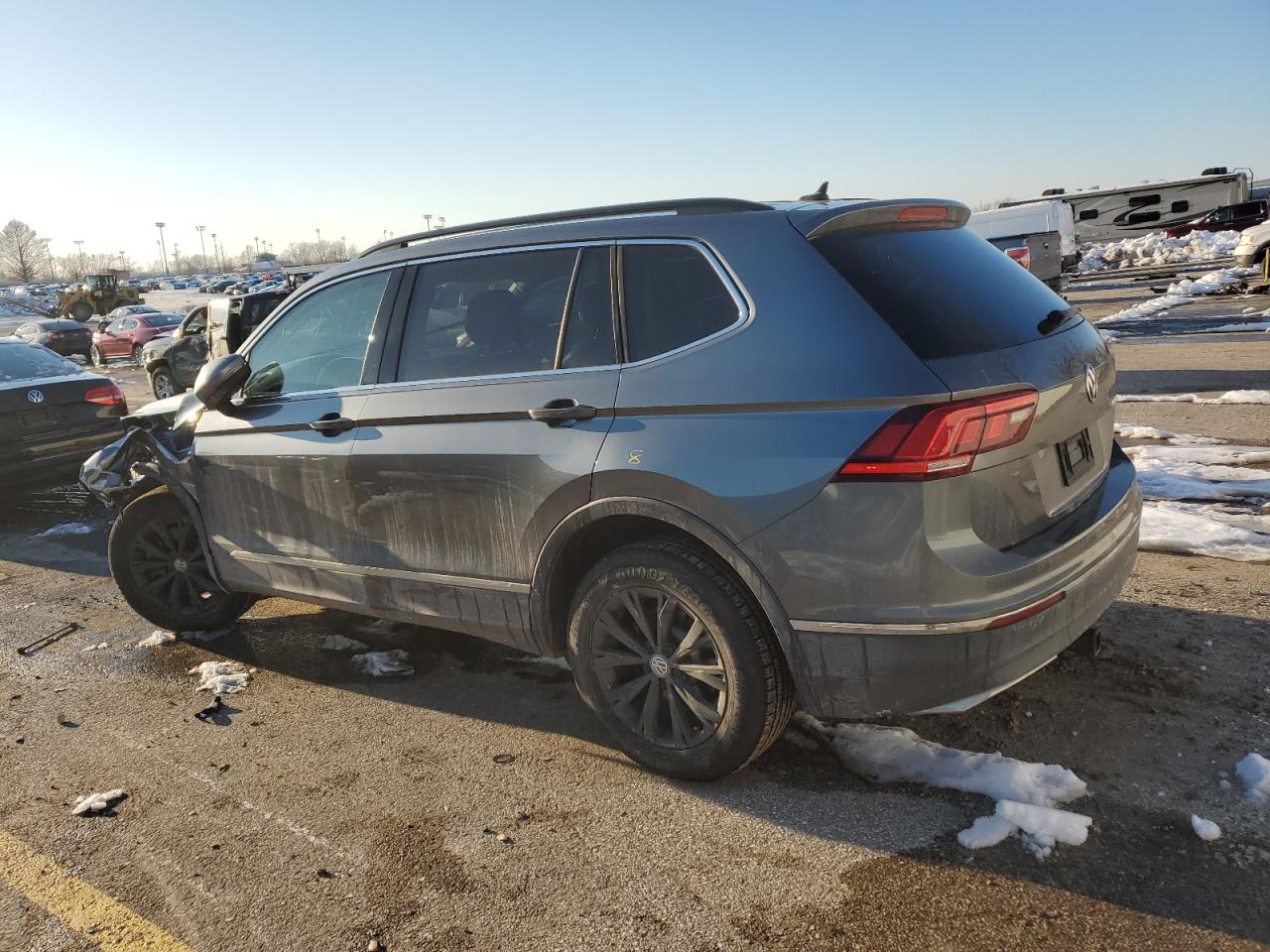 2018 Volkswagen Tiguan VIN 3VV3B7AX7JM000931 Copart auction photo, front end damage thumbnail 2