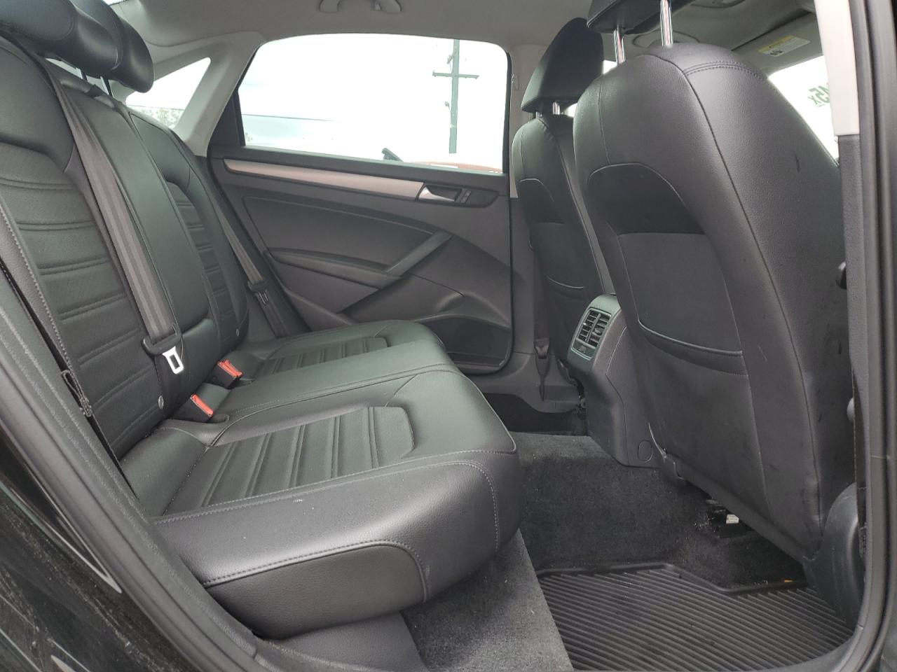 2015 Volkswagen Passat VIN 1VWBT7A33FC060134 Copart auction photo, rear end damage thumbnail 10