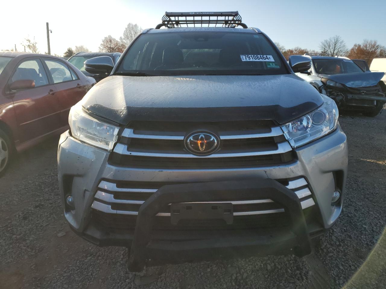 2018 Toyota Highlander VIN 5TDJZRFH4JS529736 Copart auction photo, front end / side damage thumbnail 5