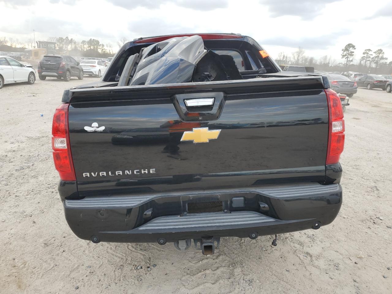 2013 Chevrolet Avalanche VIN 3GNMCGE0XDG265270 Copart auction photo, front end damage thumbnail 6