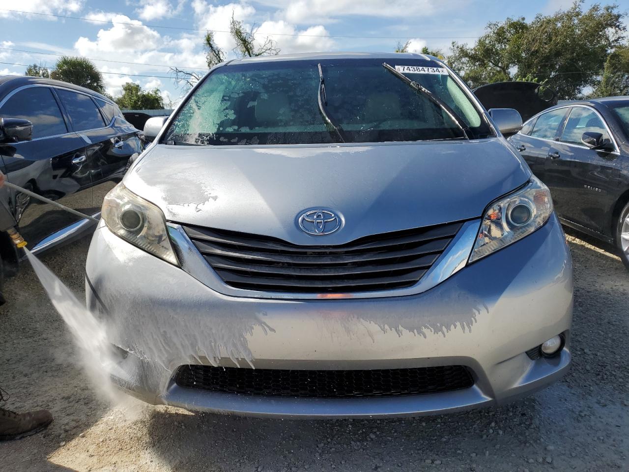 2013 Toyota Sienna VIN 5TDYK3DC2DS298699 Copart auction photo, water/flood damage thumbnail 5