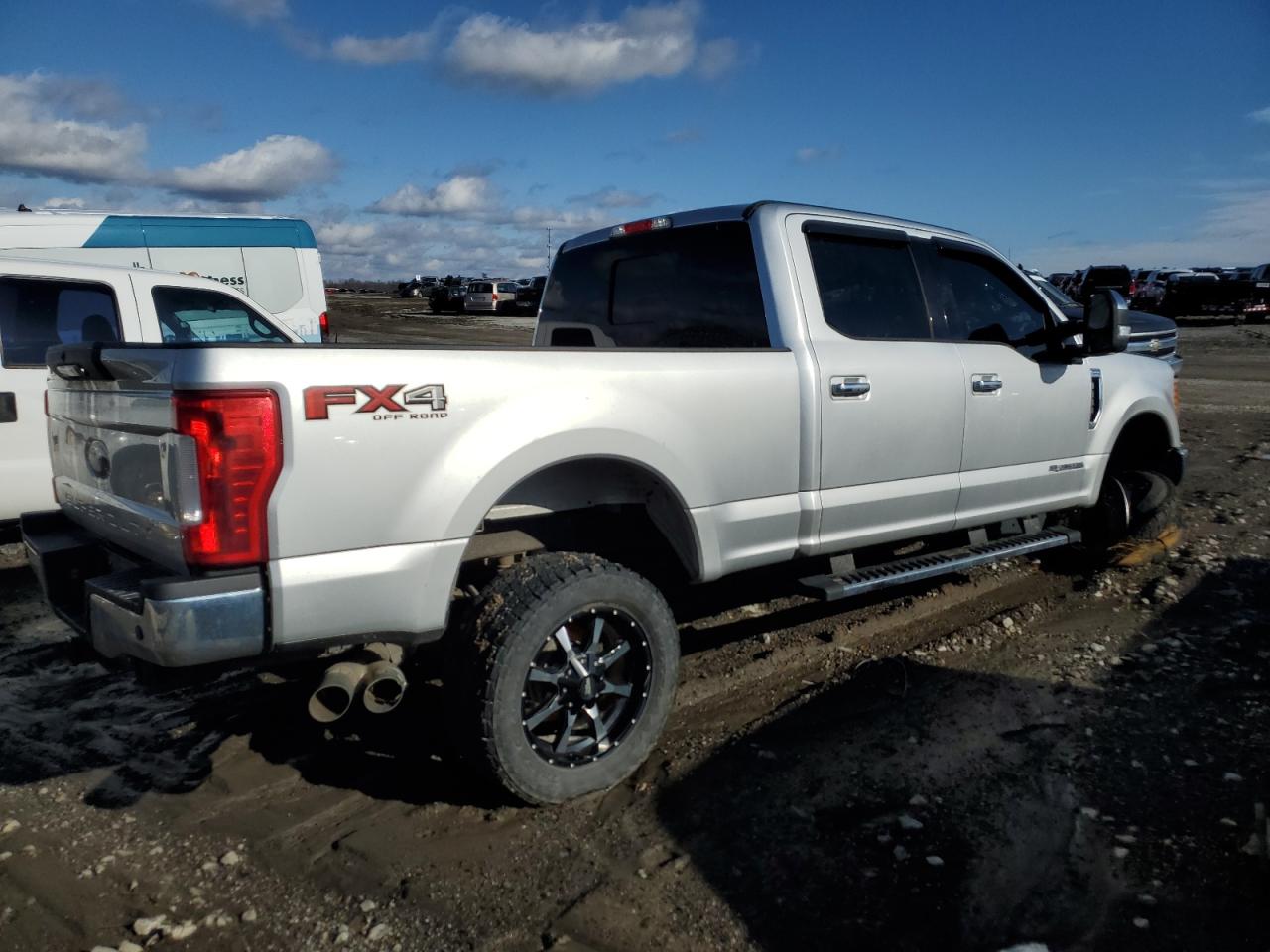 2017 Ford F250 VIN 1FT7W2BTXHEE80322 Copart auction photo, front end / all over damage thumbnail 3