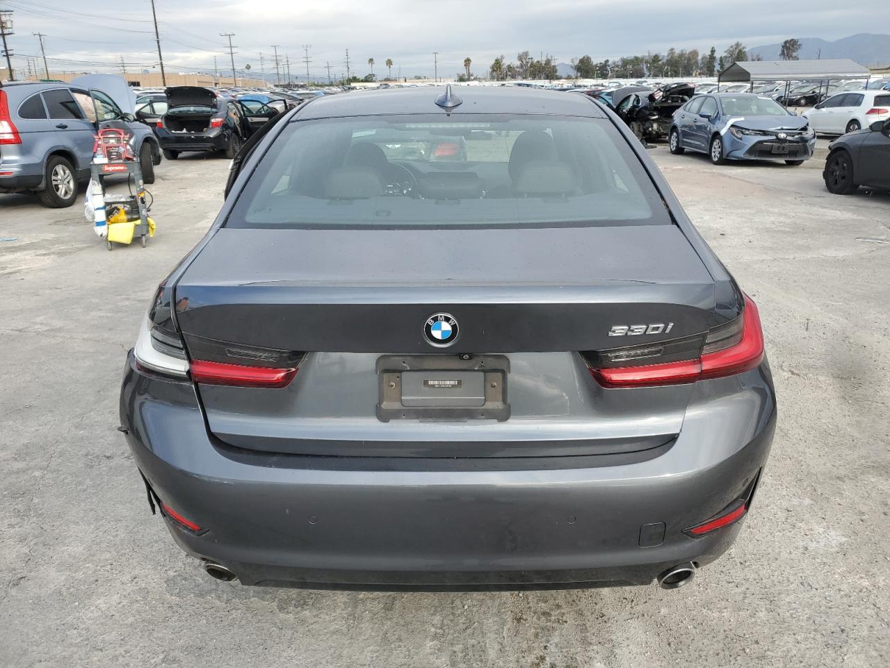 2020 BMW 3er VIN WBA5R1C08LFH47408 Copart auction photo, all over damage thumbnail 6
