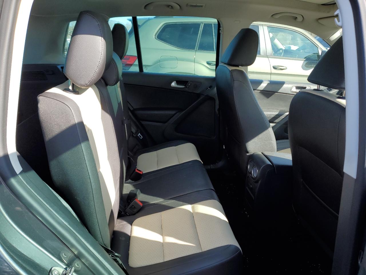 2016 Volkswagen Tiguan VIN WVGBV7AX0GW563051 Copart auction photo, front end damage thumbnail 11