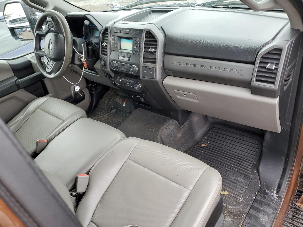 2019 Ford F350 VIN 1FTRF3BT3KEF10704 Copart auction photo, side / front end damage thumbnail 8