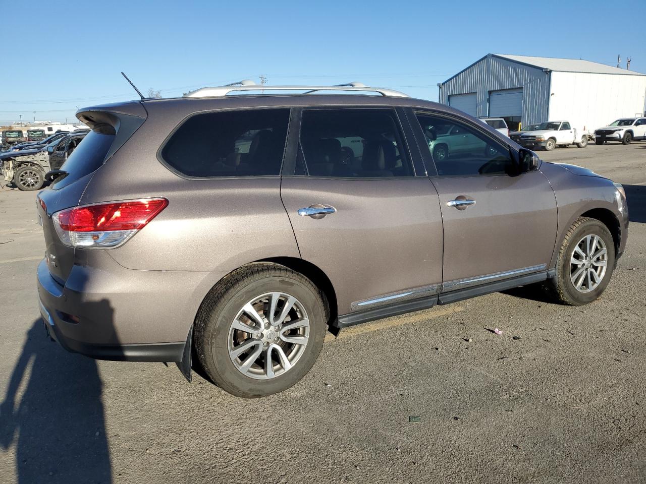 2013 Nissan Pathfinder VIN 5N1AR2MM5DC607093 Copart auction photo, side / undercarriage damage thumbnail 3