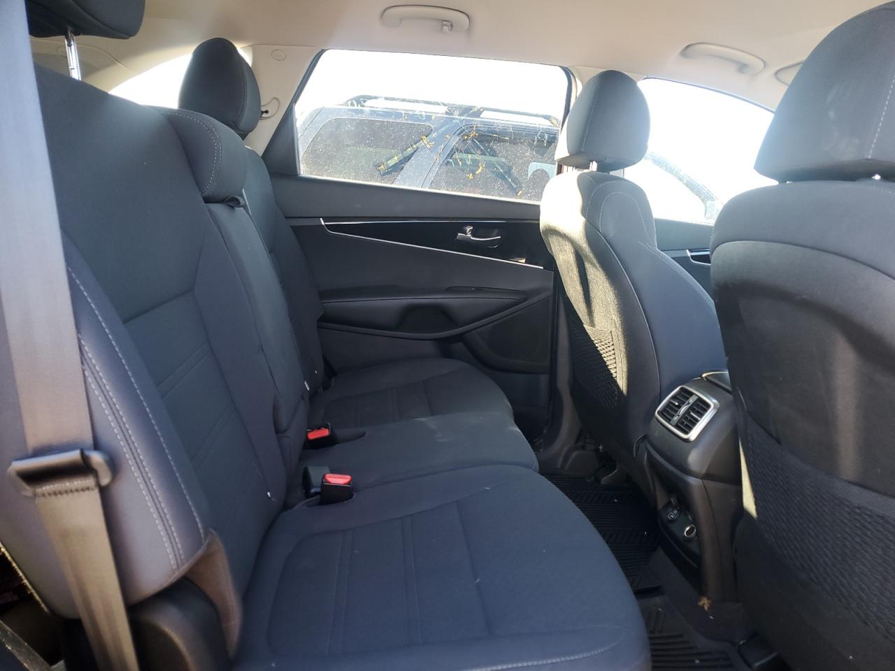 2019 KIA Sorento VIN 5XYPGDA36KG470993 Copart auction photo, vandalism damage thumbnail 11