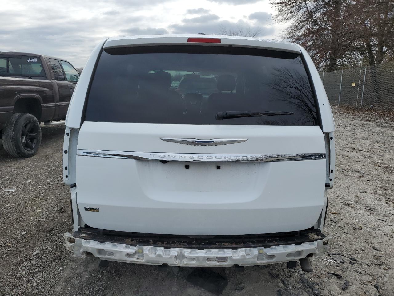 2014 Chrysler Town & Country VIN 2C4RC1BG9ER381276 Copart auction photo, side / rear end damage thumbnail 6