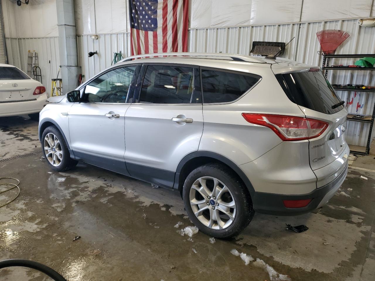 2015 Ford Escape VIN 1FMCU9J91FUB57682 Copart auction photo, front end damage thumbnail 2